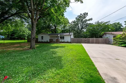 9472 Ranch Ln, Shreveport, LA 71106