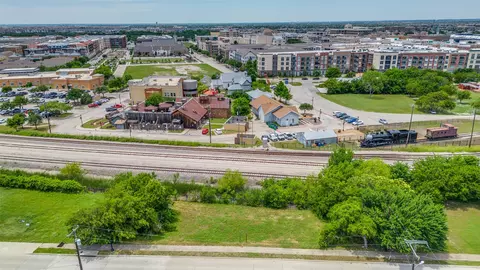 8661 1st St, Frisco, TX 75034