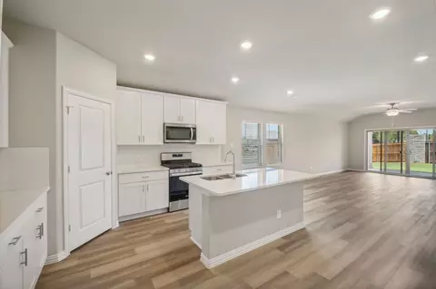 9553 Rattlesnake Trl, Fort Worth, TX 76123