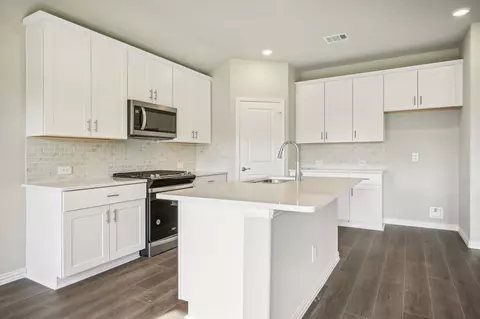 9537 Rattlesnake Trl, Fort Worth, TX 76123