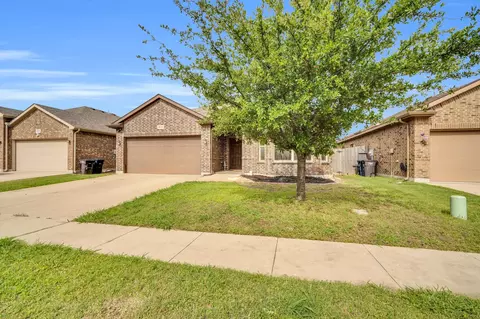 8213 White Hart Dr, Fort Worth, TX 76179
