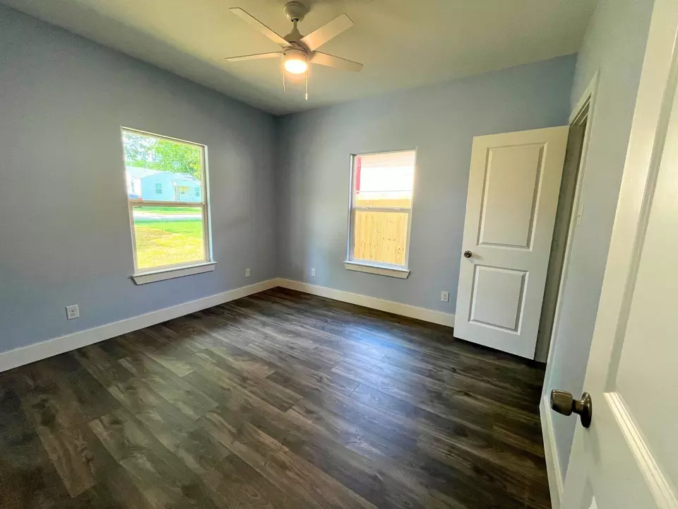 Bedroom - 1317 E Tucker St, Fort Worth, TX 76104 photo 2 of 6