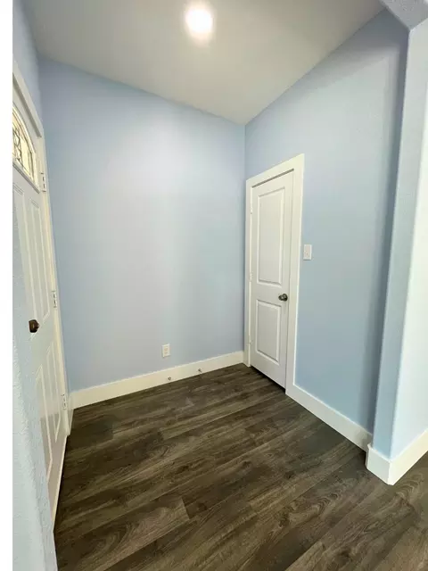 Entry Way - 1317 E Tucker St, Fort Worth, TX 76104 photo 1 of 4