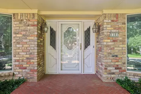 1101 Ridgecrest Cir, Denton, TX 76205