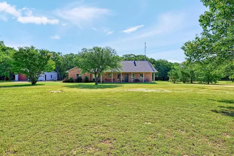 6654 W Line Rd, Gainesville, TX 76240