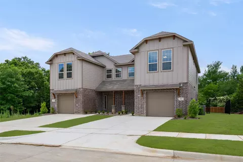 400-402 Trailhead Ln, Denton, TX 76205