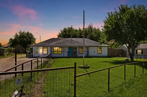 6113 Hawk Ct, Joshua, TX 76058