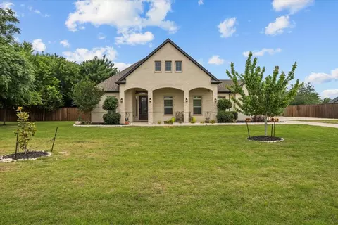 221 Mckinley Cir, Waxahachie, TX 75167