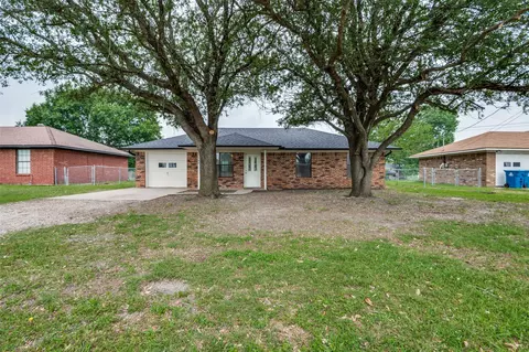 104 Bluebonnet Ln, Palmer, TX 75152