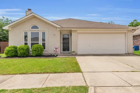 711 Rachel St, Grand Prairie, TX 75052