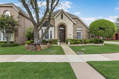 207 Heatherwood Dr, Irving, TX 75063