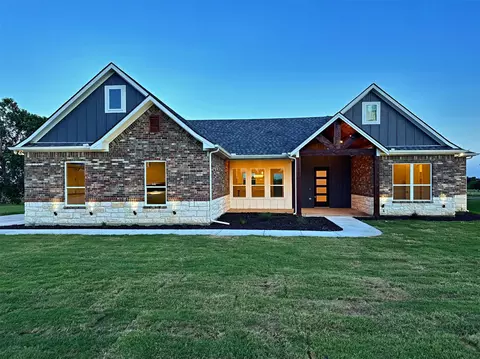 8300 Kelly Ln, Alvarado, TX 76009