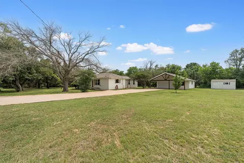 7031 Steinbeck Bend Dr, Waco, TX 76708 photo 2