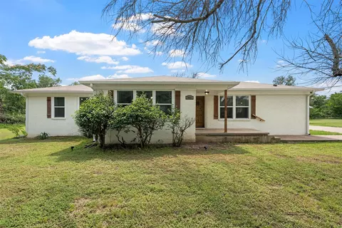 7031 Steinbeck Bend Dr, Waco, TX 76708