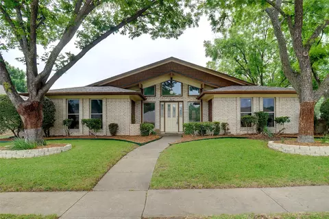 442 Brookfield Dr, Garland, TX 75040