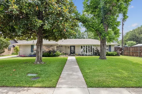 3216 Duchess Trl, Dallas, TX 75229