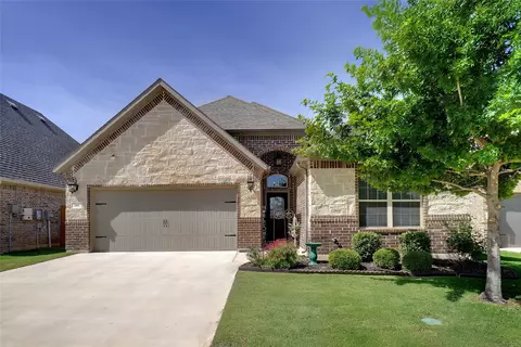 144 Spring Run Dr, Decatur, TX 76234