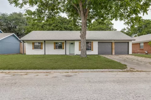 324 Deer Creek Rd, Everman, TX 76140