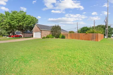 10285 Peony Ln, Waco, TX 76708 photo 3
