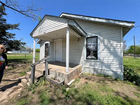 503 E State St, Terrell, TX 75160
