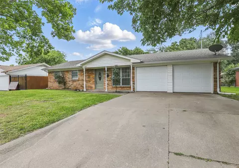 513 Edna Ct, Everman, TX 76140
