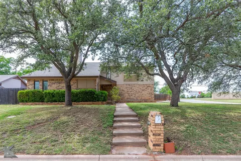 2 Olympic Cir, Abilene, TX 79606
