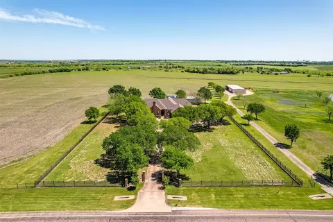 5002 Fm 1722, Ennis, TX 75119
