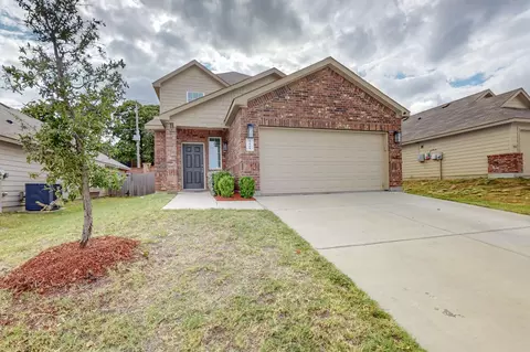 7448 Crossfire Trl, Fort Worth, TX 76112