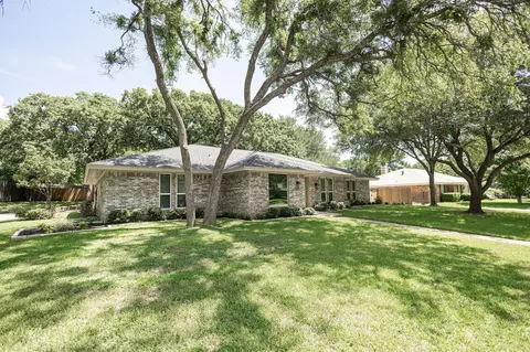 4701 Woodview St, Arlington, TX 76013