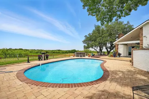 Exterior - 310 Foothill Rd, Abilene, TX 79602 photo 1 of 9