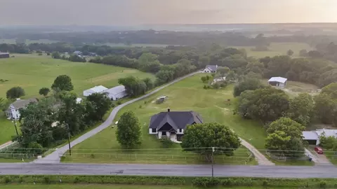 1143 Hynds Ranch Rd, Van Alstyne, TX 75495