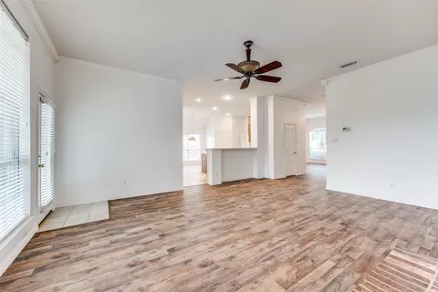 Living - 7002 Westover Dr, Rowlett, TX 75089 photo 3 of 7