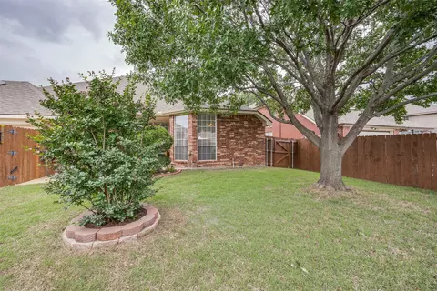 Exterior - 7002 Westover Dr, Rowlett, TX 75089 photo 3 of 7