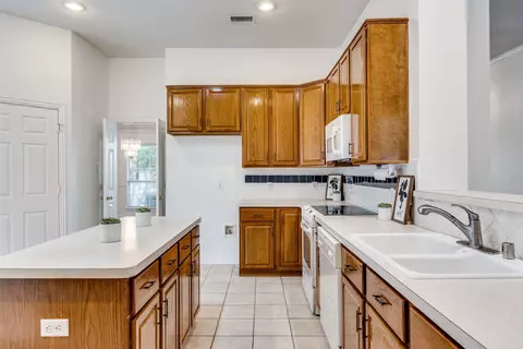 Kitchen - 7002 Westover Dr, Rowlett, TX 75089 photo 2 of 4