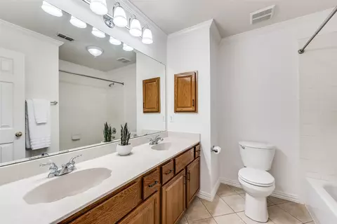 Bath - 7002 Westover Dr, Rowlett, TX 75089 photo 3 of 3
