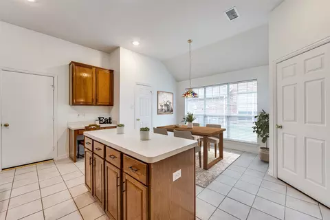 Kitchen - 7002 Westover Dr, Rowlett, TX 75089 photo 3 of 4