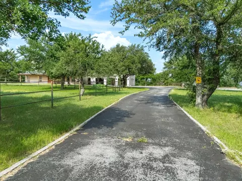333 Forest Trl, Weatherford, TX 76085