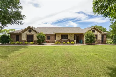 1096 Black Hawk Trl, Nemo, TX 76070