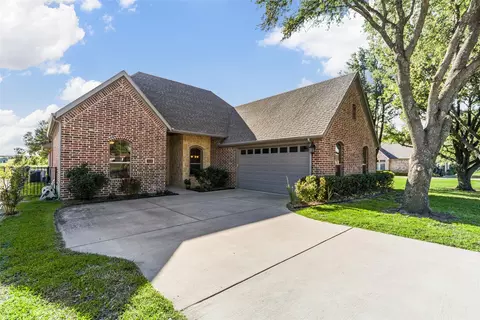 3014 Preston Club Dr, Sherman, TX 75092