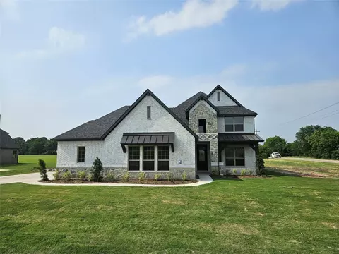 216 Redwood Cir, Trenton, TX 75490