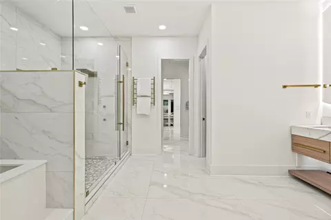 Bath - 2964 Pinehurst, Cedar Hill, TX 75104 photo 4 of 8