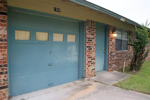 1908 Coral Rd, Pelican Bay, TX 76020