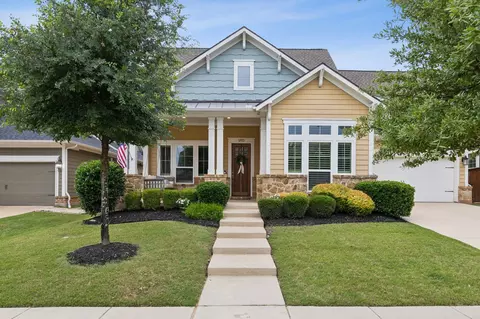 910 Crimson Rd, Lantana, TX 76226