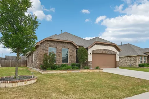 3454 Eloise Ln, Krum, TX 76249
