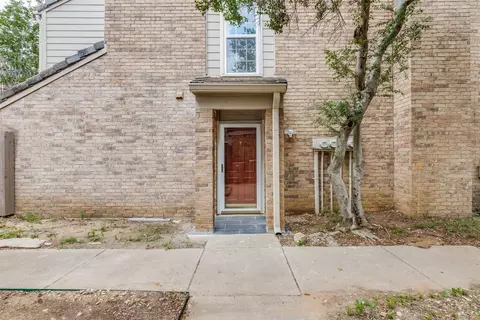 2330 Kennington Dr #D, Arlington, TX 76012