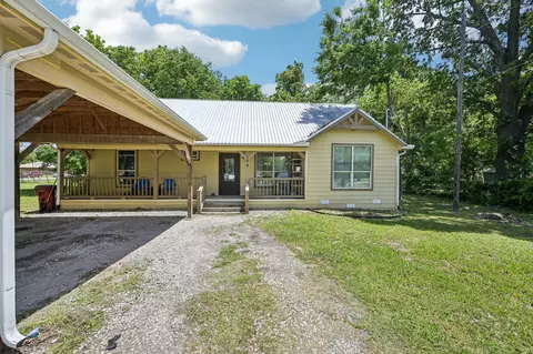 104 S Cedar St, Leonard, TX 75452