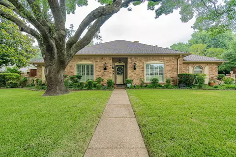 6805 Lakeshore Dr, Rowlett, TX 75089