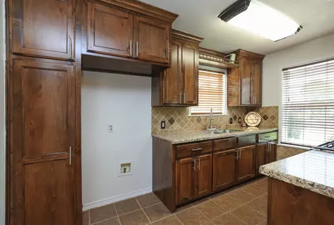 3000 Stevens Dr, Bryan, TX 77803 photo 10