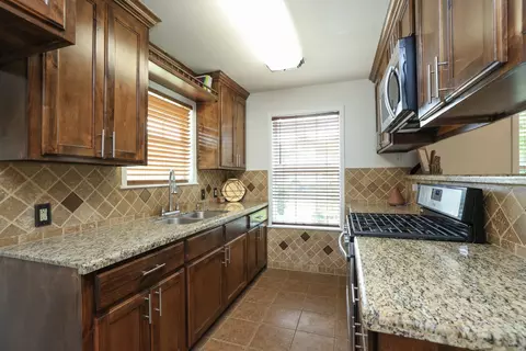 3000 Stevens Dr, Bryan, TX 77803 photo 9