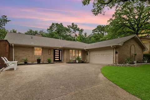2003 Park Hill Dr, Arlington, TX 76012